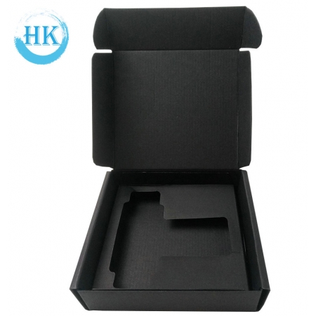 Caja de regalo de tarjeta negra con inserto para productos electrónicos 